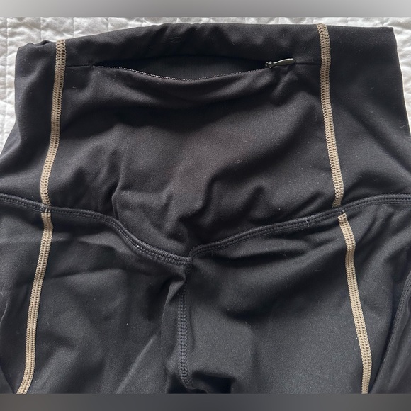 Fabletics Trinity Motion365+ HW Utility Legging - Picture 6 of 7